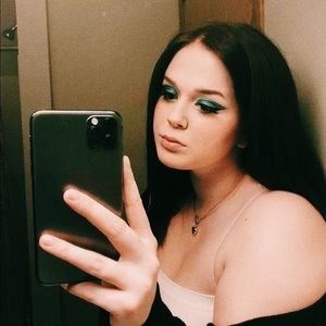 Meet your Posher, Brianna